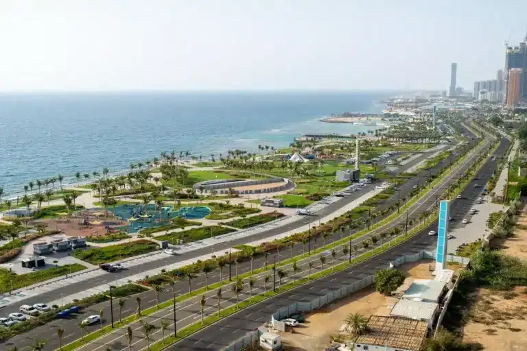 Abu Dhabi Corniche waterfront - a relaxing activity among many things to do in Abu Dhabi