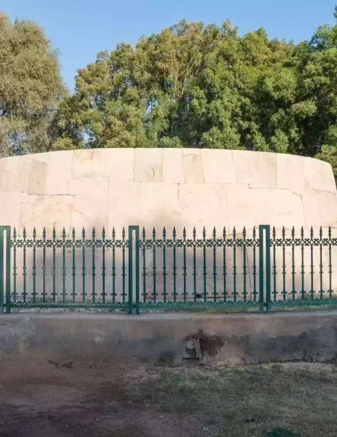 Grabstätte innerhalb der archäologischen Stätte von Hili