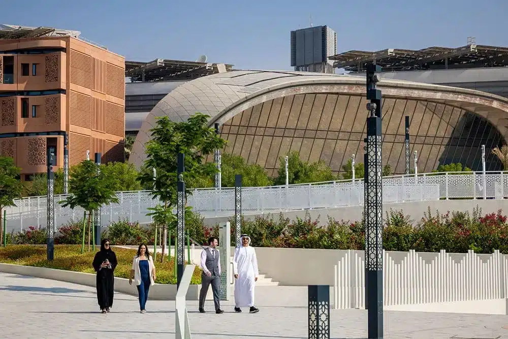 Innovativer, nachhaltiger Masdar City Park in Abu Dhabi