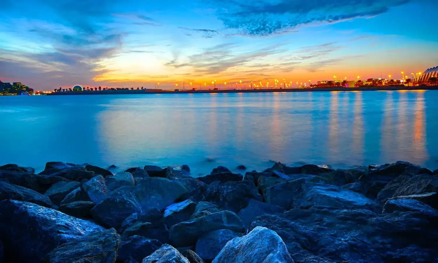 Остров Яс ночью.