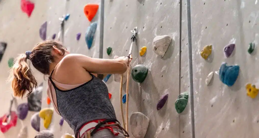 Indoor rock climbing experience in Abu Dhabi – a thrilling challenge for adventure seekers.